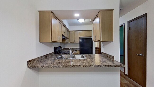 Building Photo - Renovated Upper 1 Bedroom 1 Bathroom Apart...