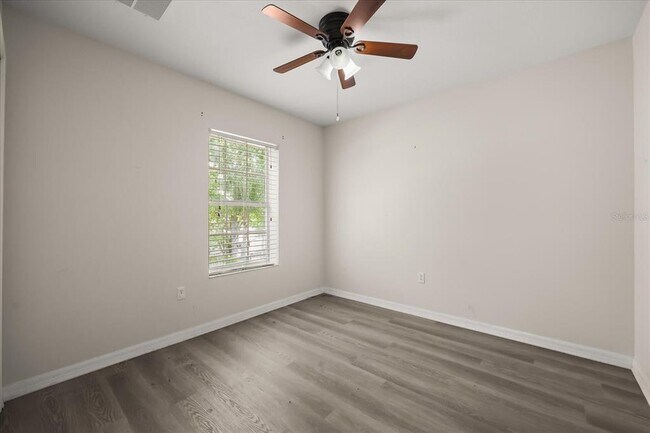 Building Photo - 628 Henley Cir