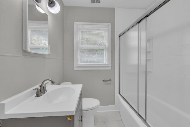 Building Photo - Charming Stuart Heights Home – Spacious, S...