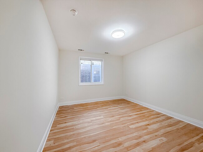 Building Photo - 6417 W Irving Park Rd