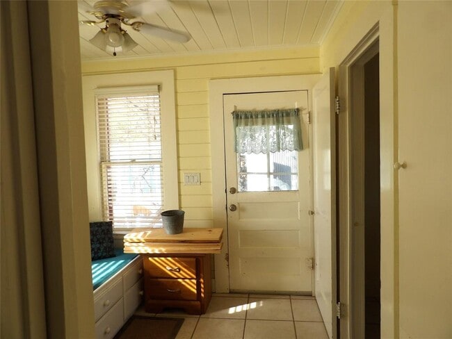 Building Photo - 459 E Commerce St