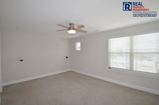 Building Photo - 555 Gresham Ln