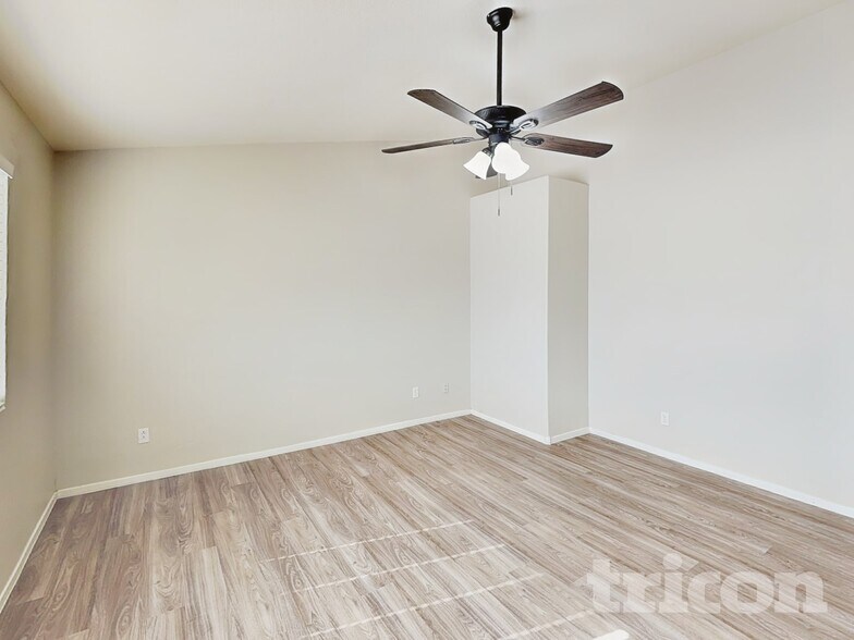 Building Photo - 5044 N Vista Del Rancho Way