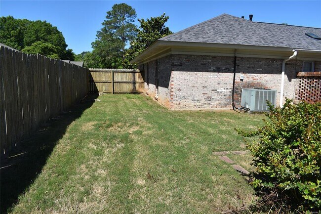 Building Photo - 414 Arrowhead Dr
