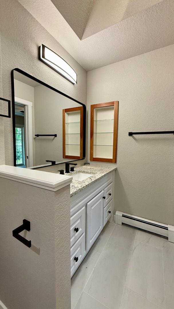 Building Photo - Stylish 3-Bedroom Remodel with Two Firepla...