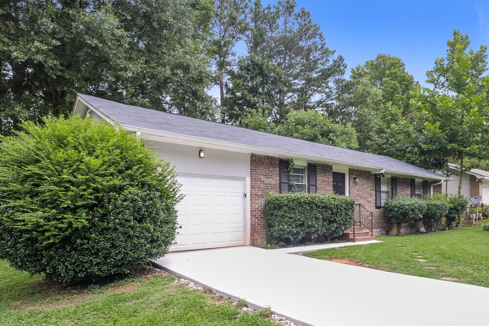 Building Photo - 6133 Fieldcrest Dr