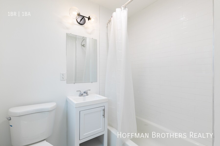 Building Photo - 2632 1/2 Arvia St