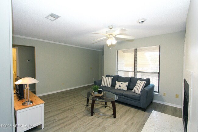 Building Photo - 10200 Belle Rive Blvd