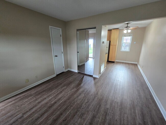 Building Photo - 3400 Taylorsville Rd