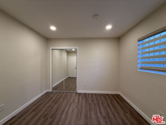 Building Photo - 4832 W 17th St