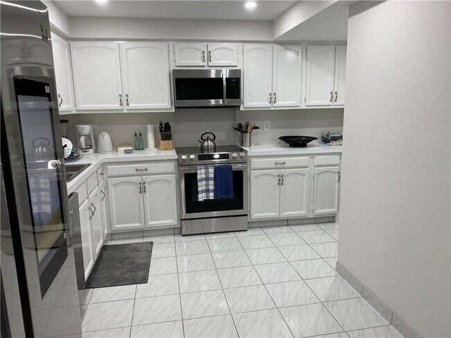 Building Photo - 5100 N Ocean Blvd