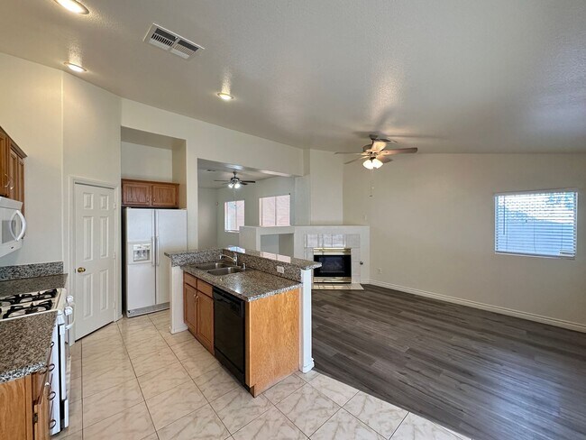 Building Photo - APACHE TRAILS