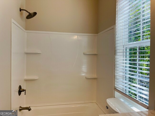 Building Photo - 100 Gardenia Ln