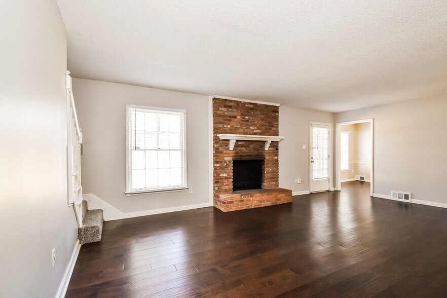 Building Photo - 1790 Malabar Dr