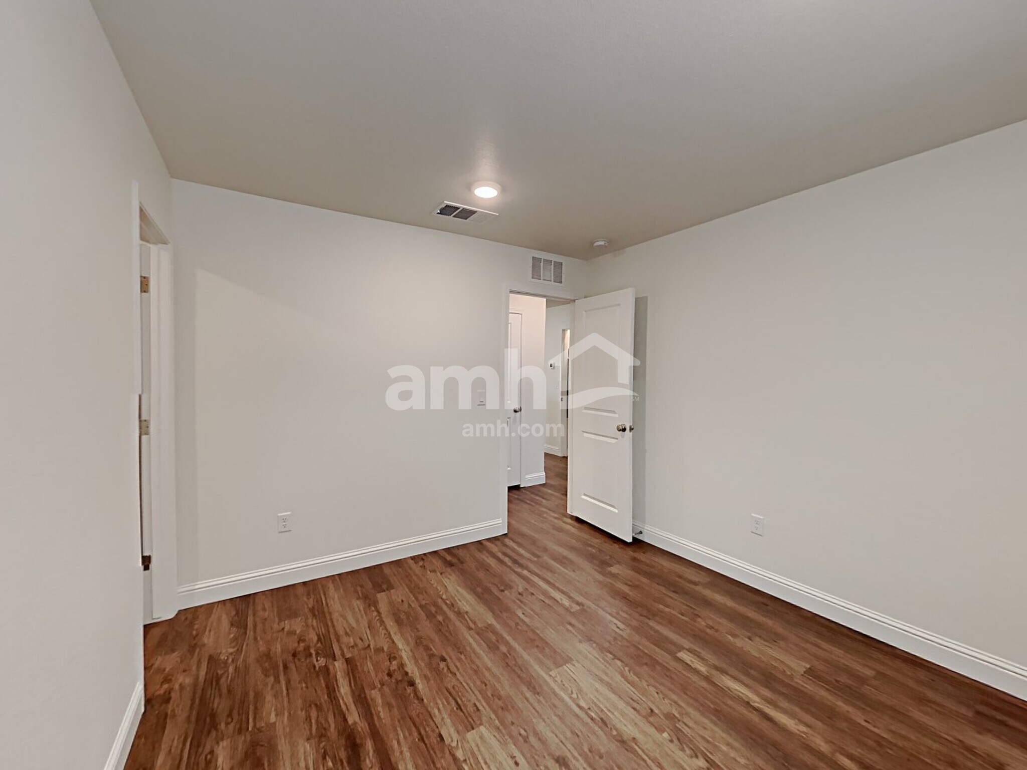 Building Photo - 9653 N Avenida Lucena