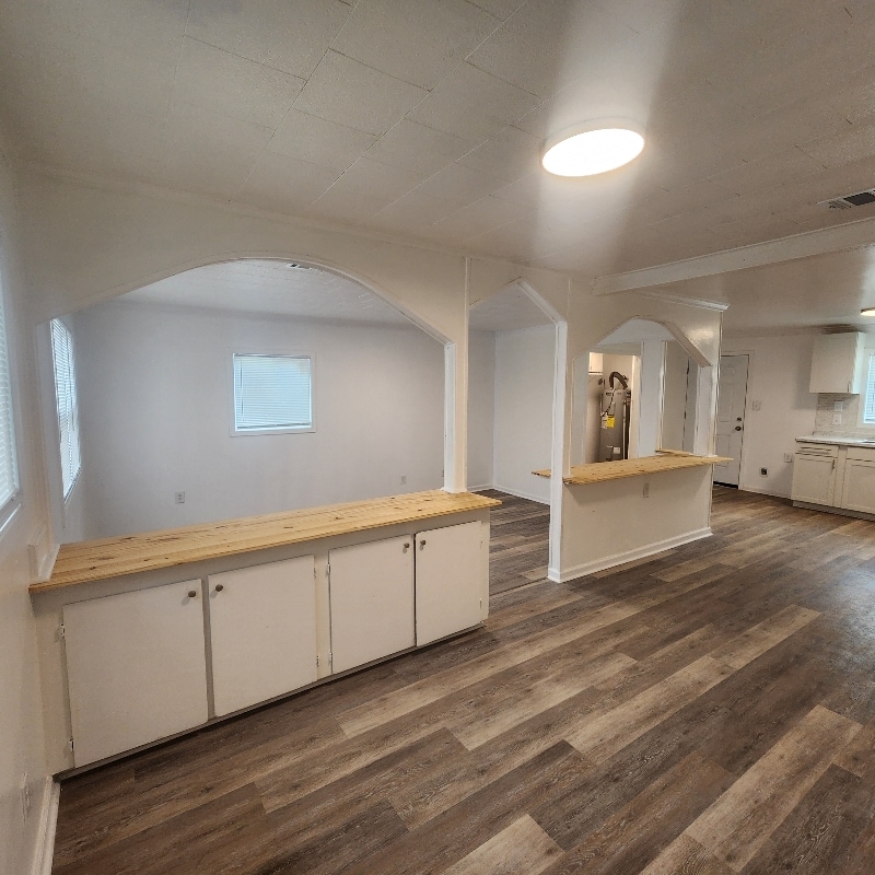 Building Photo - 308 Liston St