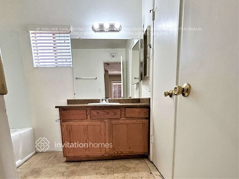 Building Photo - 4319 N 79th Dr