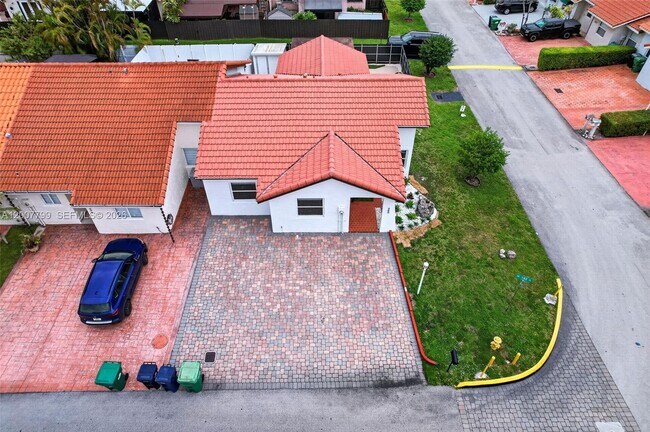 Building Photo - 4530 SW 143rd Pl