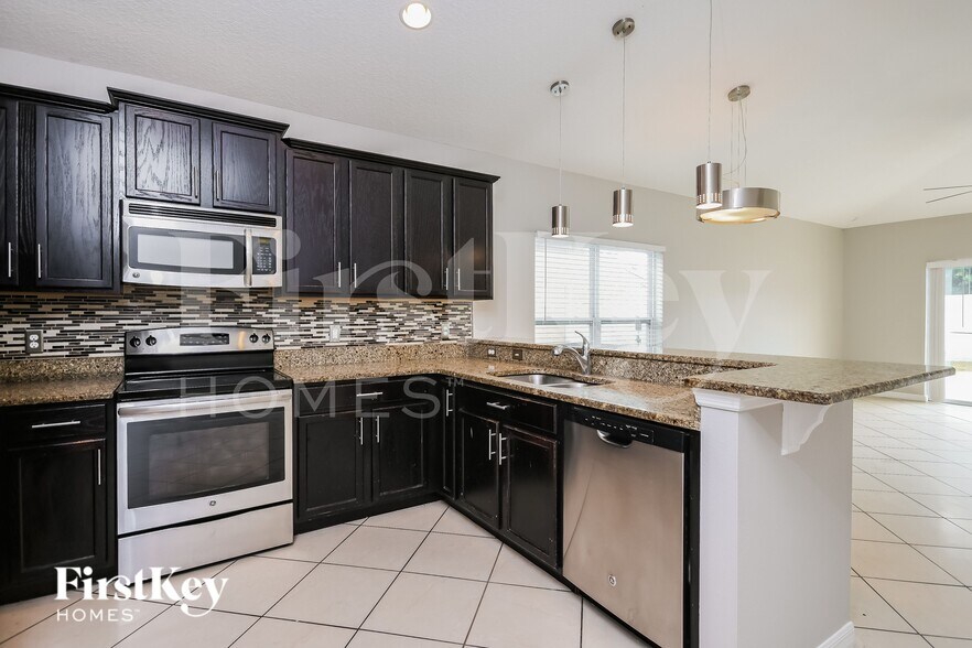 Building Photo - 4781 Rockvale Dr