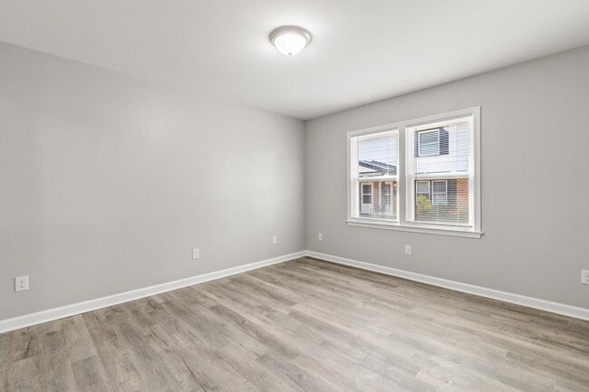 Building Photo - 407 Park Ave