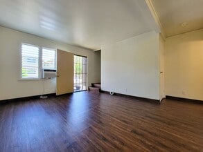 Building Photo - AVAILABLE March 16, 2026 | 2 Bedroom, 1 Bathroom Townhome with 1 Assigned Parking | Located at Wa...