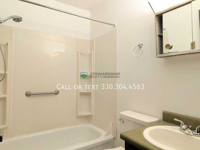 Building Photo - 310 Engadine Ct