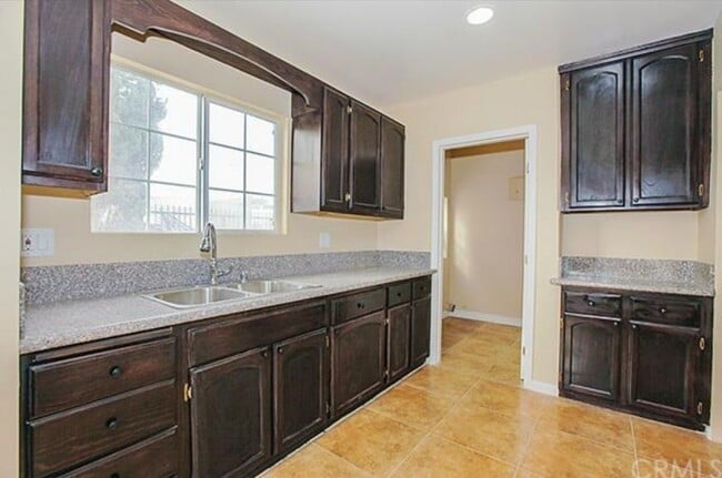 Building Photo - 1745 W 65th St