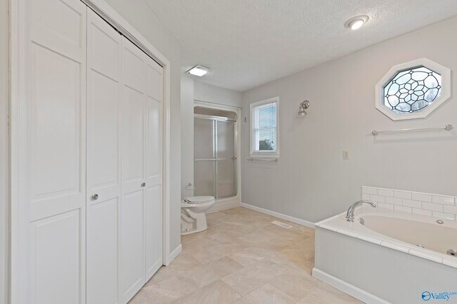 Building Photo - 15153 New Cut Rd