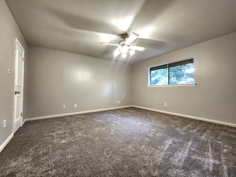 Building Photo - 5861 MacArthur Blvd