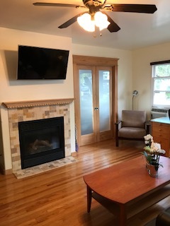 big screen & gas fireplace - 1832 18th St