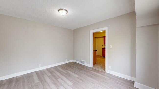 Building Photo - 7401 Jameson Rd