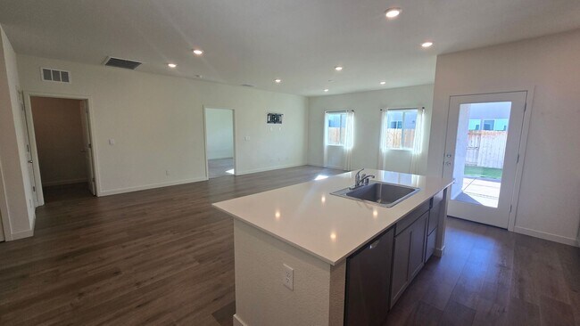 Building Photo - 7571 Grassy Plns Dr
