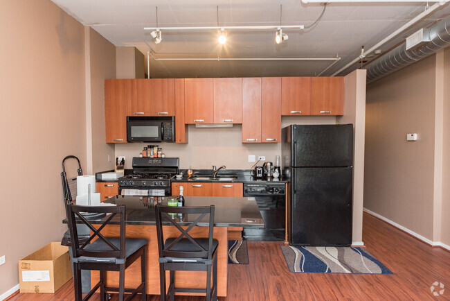 Building Photo - 212 E Cullerton St