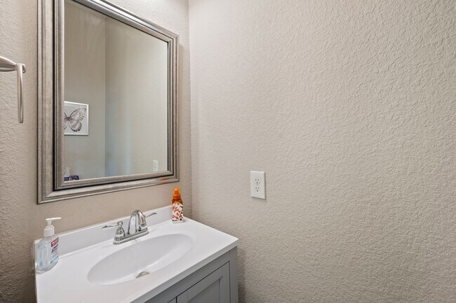 Building Photo - 25330 Fallen Acorn Ct