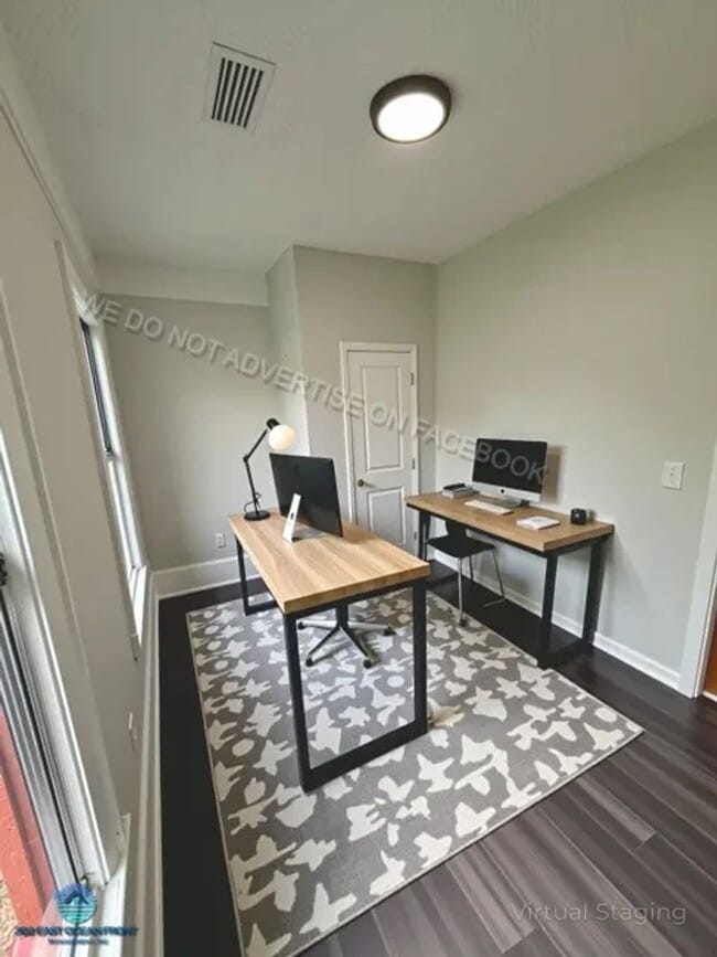 Building Photo - Gorgeous 2 story, 3 bedroom / 2bathroom ho...