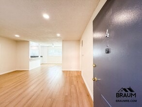 Building Photo - 13115 Oxnard St