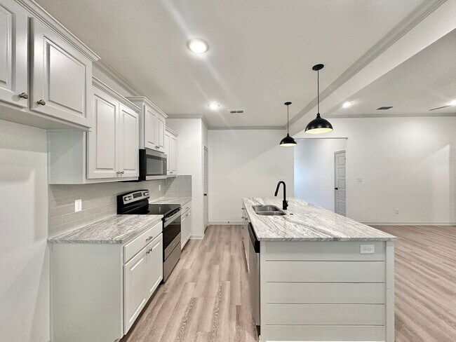 Building Photo - Coming Soon: 3 Bedroom 2 Bath Home in Tyler!