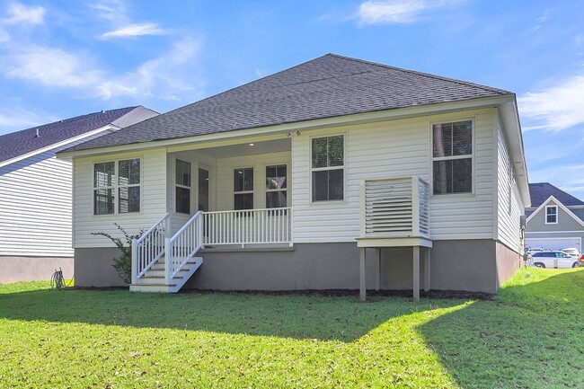 Building Photo - Beautiful Ranch Style Home in Foxbank