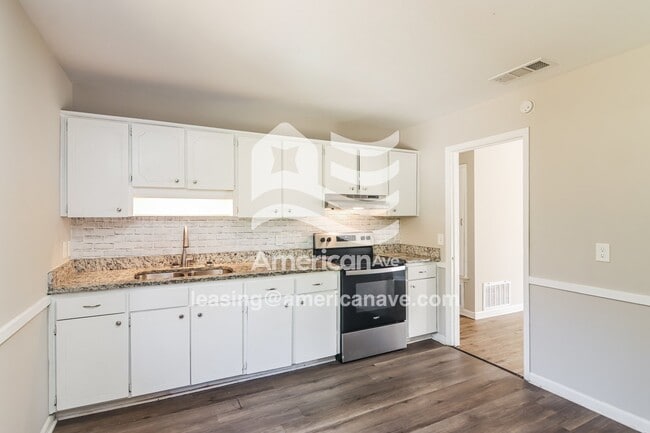 Building Photo - 1704 8th Pl S