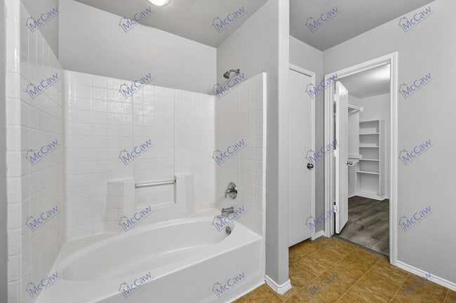 Building Photo - 7541 Lazy Spur Blvd