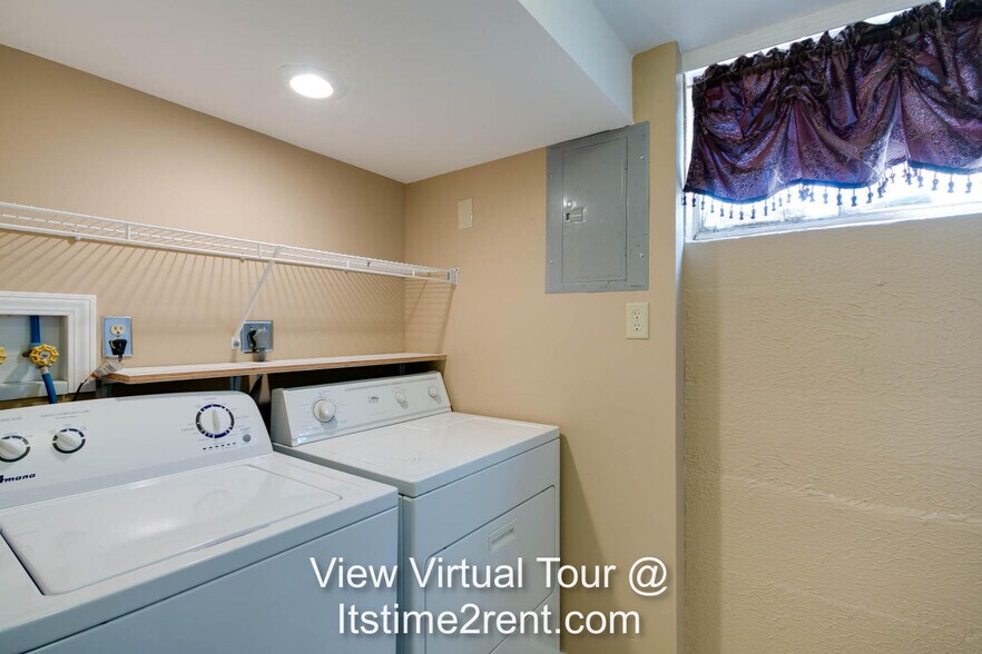 Building Photo - 1919 College Heights Rd