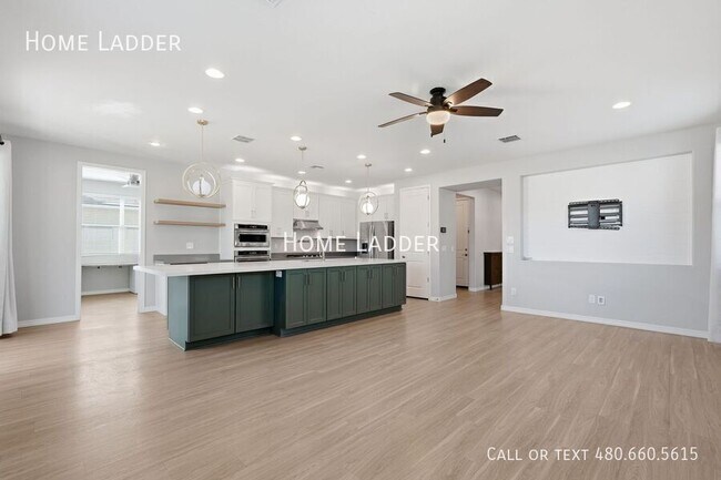 Building Photo - 9504 E Theia Dr