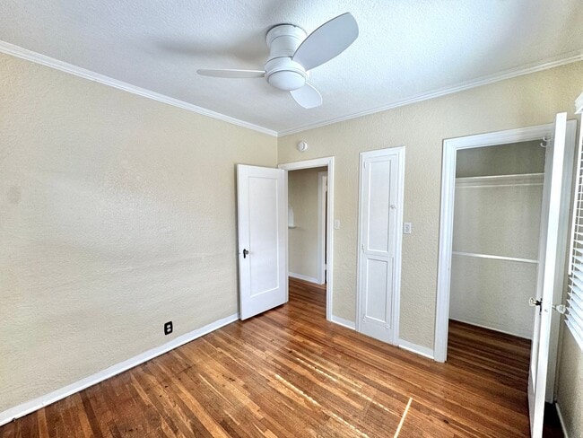 Building Photo - Cute North Park Bungalow! 2bd/1ba, 1 car garage, AC, W/D in-unit, fenced yard!