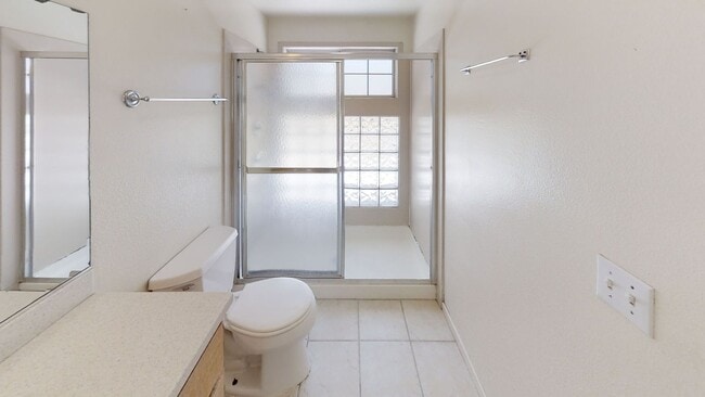 Building Photo - 7BD/3BA, Large Decks!