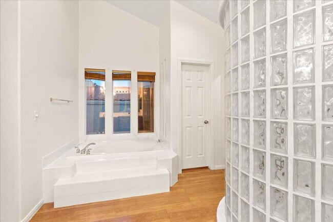 Building Photo - 1708 Cordoba Canyon St