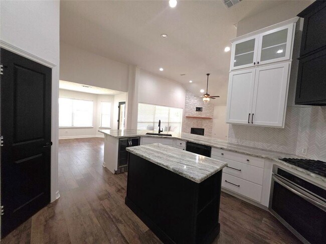 Building Photo - 126 S Millport Cir