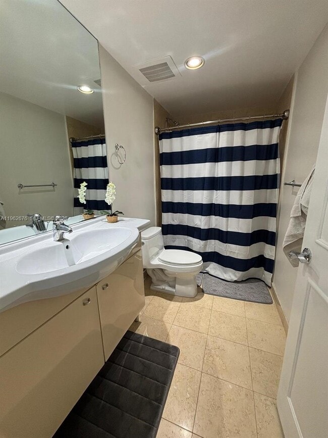 Building Photo - 1830 S Ocean Dr