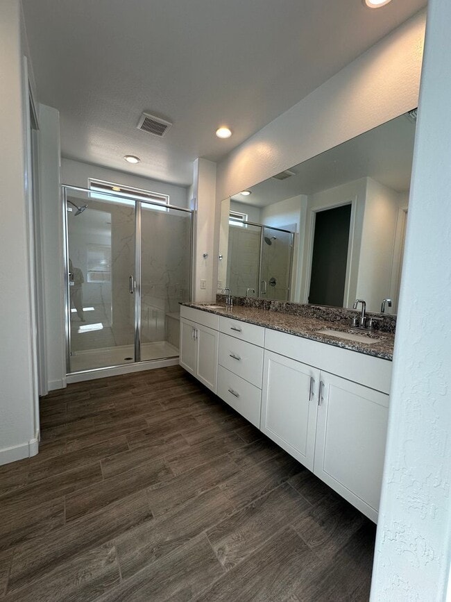 Building Photo - 4 bedroom Nextgen home in Phoenix