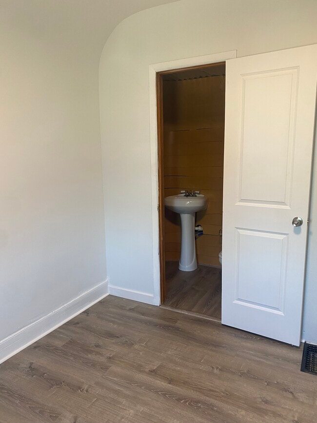 Building Photo - 215 Colorado Ave