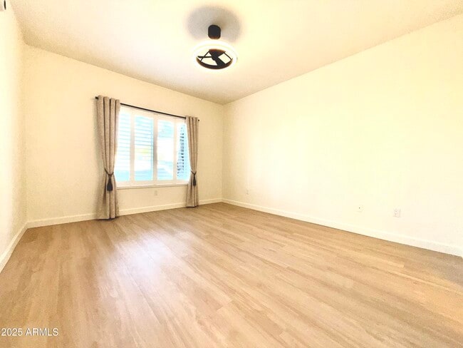 Building Photo - 7401 W Arrowhead Clubhouse Dr